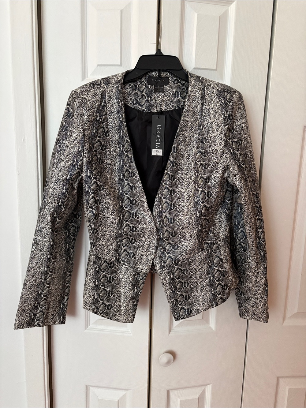 NWT Gracia Women's Snake-Print Blazer in Gray and Black